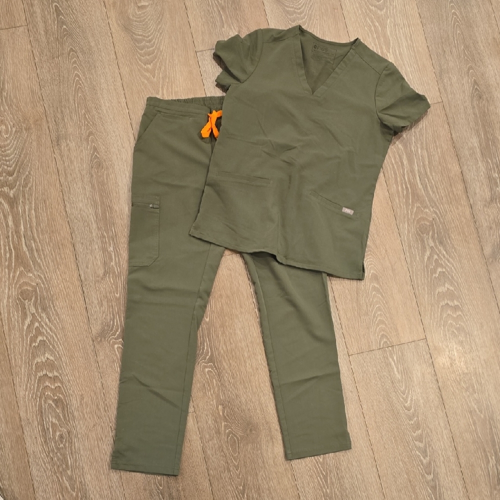 Figs Olive Green Scrub Set